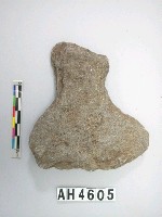 藏品(中型有腰打製石斧)的圖片